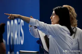 看了郭晶晶在巴黎的表现，才知道为什么她在霍家的地位稳如泰山图片
