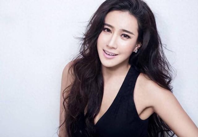 “三级片女星”嫁农村小伙，老公回应：不介意过去都是艺术！