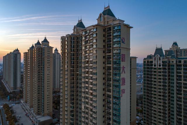 两年了，为何许家印迟迟不判刑？真相比你想象的更复杂！