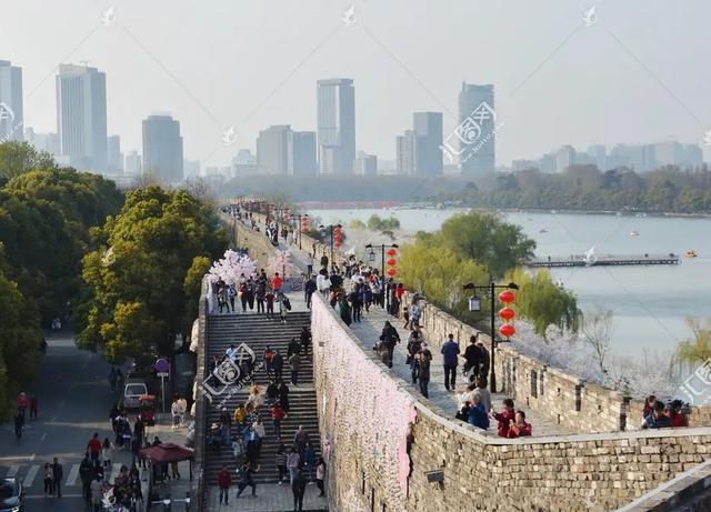 令人心碎的江南春卷