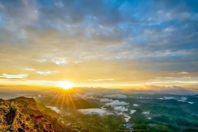 乘坐高铁至兴义南站的旅客，可享受这项旅游优惠→