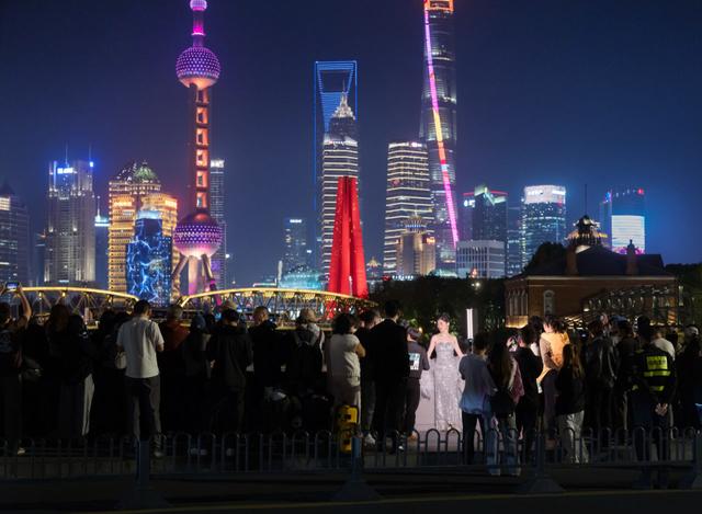 曾经的“臭水沟”，如今成网红打卡地！苏州河，上海巨变的注脚！