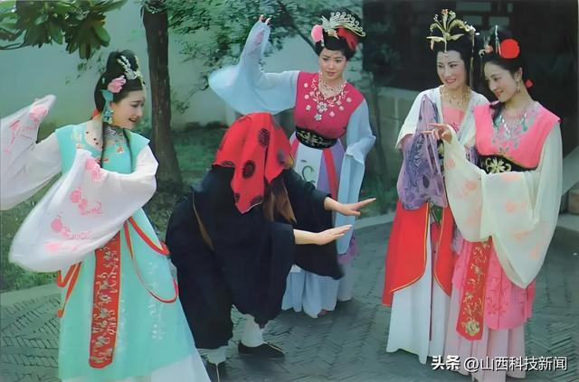仲夏限定狂欢!“梦回西游 奇妙戎子”戎子酒庄景区夜游嘉年华,邀您共赴一场梦幻之旅!