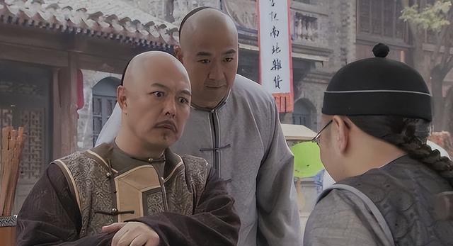 乾隆出一上联：坐北朝南吃西瓜，皮往东放！为何纪晓岚却不敢对？