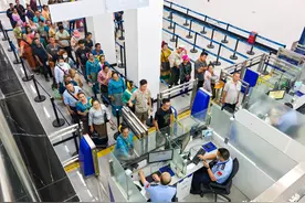 中缅边境打洛口岸2025年一季度出入境人员超50万人次图片