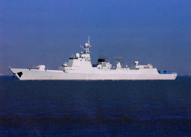 中美舰艇发生激烈对峙	，外军突然冲向解放军，结果下一刻就老实了