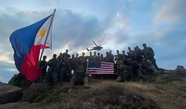 澳大利亚再撞枪口！入侵西沙被我军热焰弹反击后，澳军机仓皇溃逃