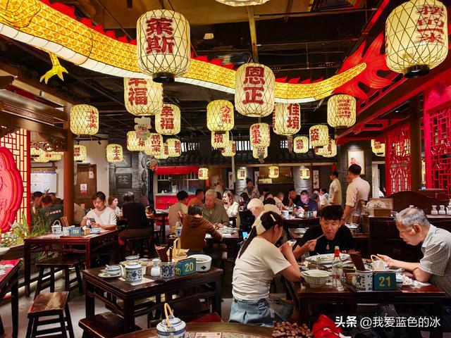 以吃的名义南京一日游：南京大牌档的午餐，四个招牌菜点了三样