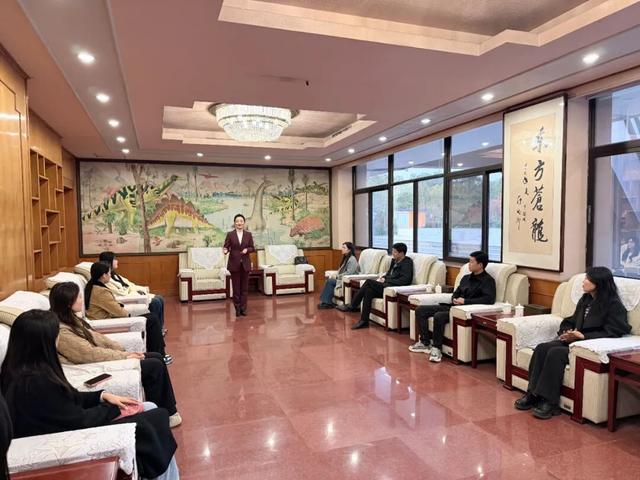 礼仪赋能，讲解焕新！诸城恐龙之旅场馆开展讲解员礼仪规范专题培训