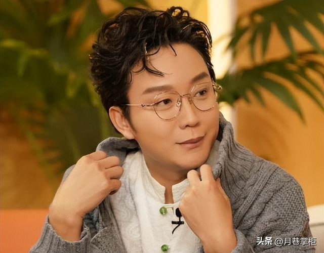 善恶有报？看如今"跌落神坛"的李玉刚，背后的真相早就清晰可见