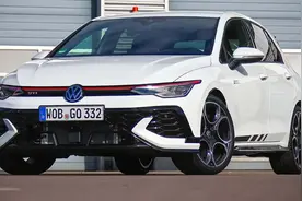 大众官宣！高尔夫GTI 380，手动挡终结版，2.0T+格子布，情怀落地图片