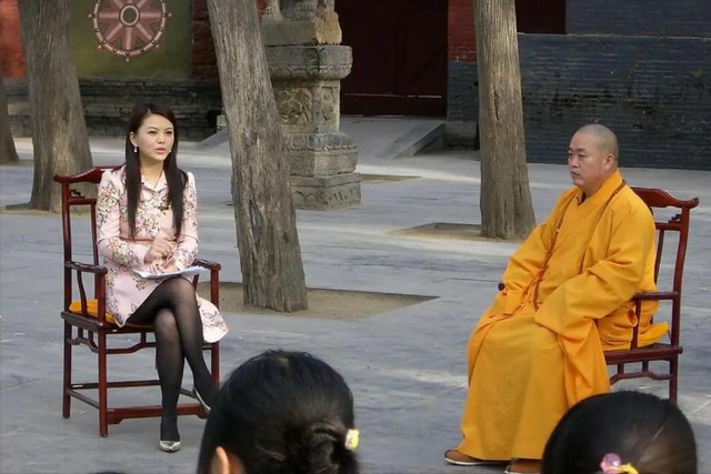 李湘不再隐瞒！坦白与释永信关系亮明态度，亲密照终于有了答案
