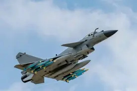 空警500率歼10C飞越西奈半岛，以色列大为紧张，预警机升空偷窥图片