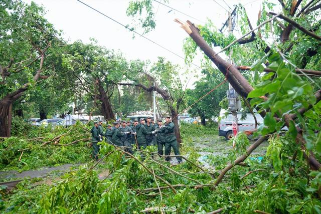 台风剑鱼来袭武警官兵奔赴抢险一线