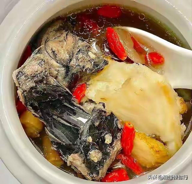 “十女九寒”，冬天建议女人：多吃3汤，驱寒强体，整个人都舒服