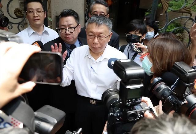 洪秀柱刚观礼完9·3阅兵，岛内支持度大反转，台当局矛头对准新北