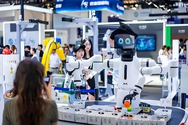 第二个富士康？宣布全线搬迁、近10万工人丢掉饭碗，央媒早有预警