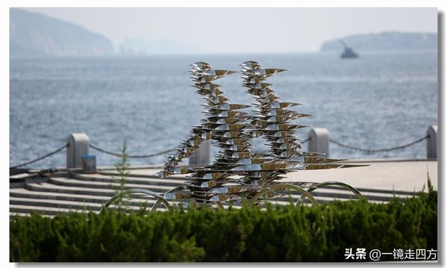 在大连陵水湾打造出的“海纳百川”国际雕塑景观带