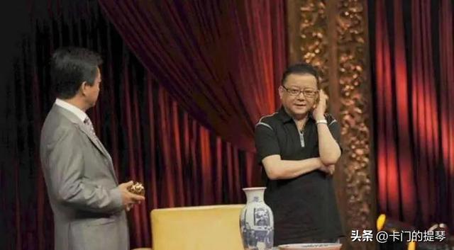 事实证明，被传卖掉上亿豪宅移民美国的王刚，已经走上另一条大道