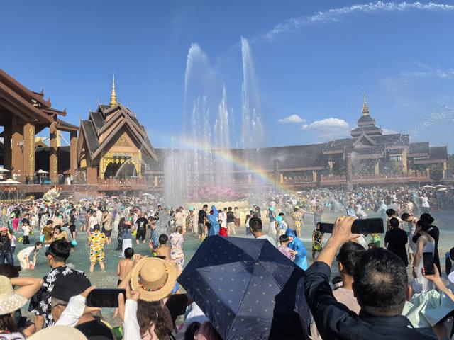 畅游植物王国 体验傣族风情