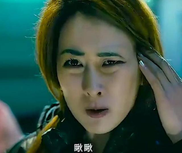 和孔令辉分手12年	，被黑人驼肩上的马苏，如今的下场怪不了别人