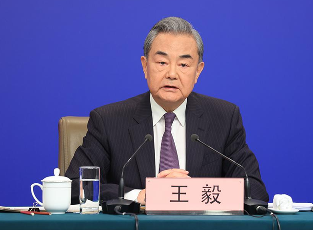 美航母舰队进战位，委电话打到北京	，救不救马杜罗？王毅斩钉截铁