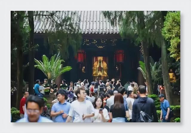 赛场外的“热经济”：成都世运会激活文旅消费全链条