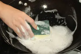 洗碗不当或会致癌？医生提醒：洗碗时4个坏习惯，你占了几个？图片