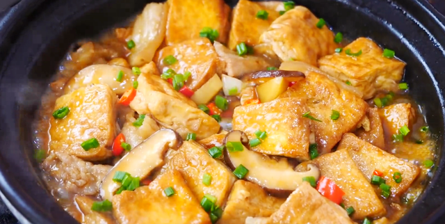 家常炖豆腐，不用大厨也能做出鲜嫩入味的家常好菜！