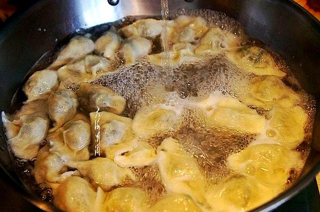 霜降吃饺子，韭菜芹菜靠边站，3种馅味美鲜香，营养好吃，真解馋