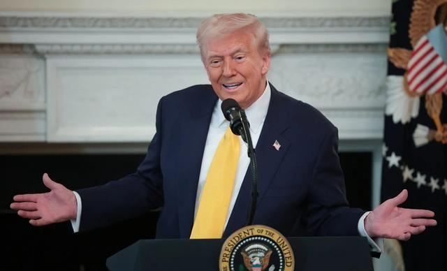 马克龙受了奇耻大辱	，转头对中国提出两个请求，特朗普紧急摊牌