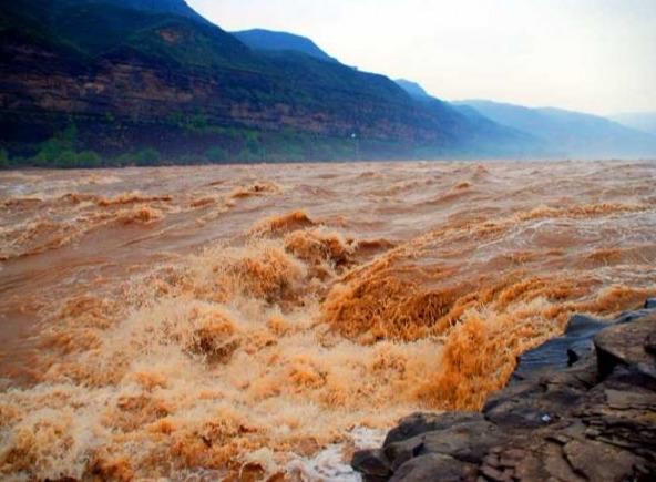山西旅游：走进壶口瀑布观赏壮观奇景（图）