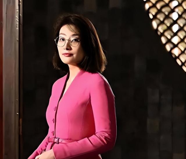 辞去董事长仅3个月，宗馥莉官宣新身份	，宗泽后和整个商界沉默了