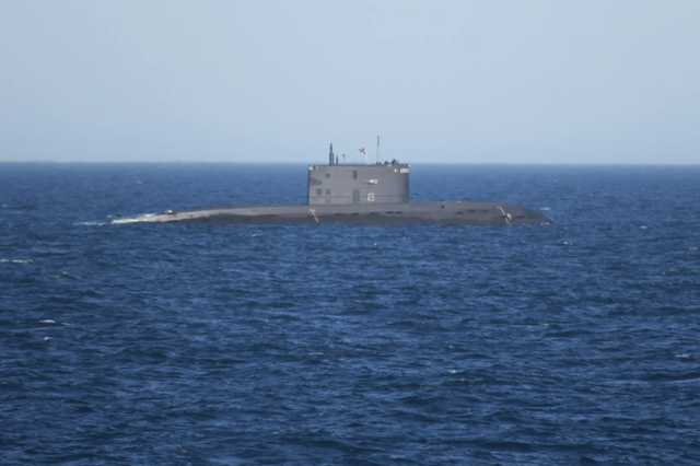 英国海军正测试一支无人机舰队，用于在海上巡逻以搜寻俄罗斯潜艇