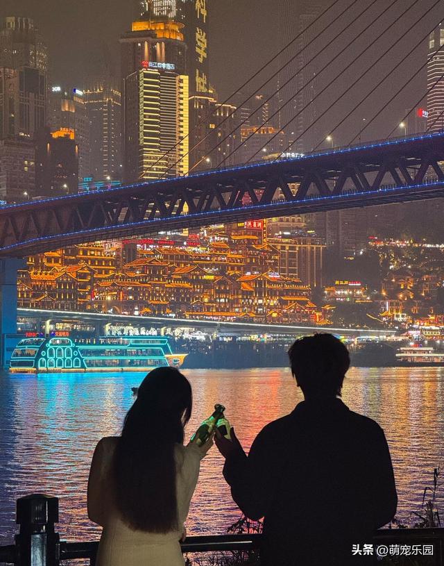 江北嘴江滩公园打卡，情侣拍照圣地，重庆最美爱情见证地