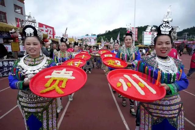 乡游黔中 · 榕江县 乐乡村丨古榕河滩枕夏梦,侗歌唤醒寨蒿河