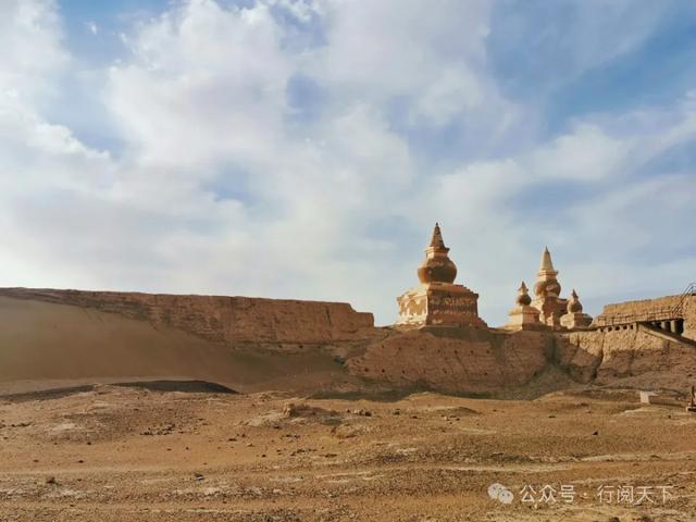 额济纳，额济纳，秋天必须要去额济纳，与金色胡杨林相遇
