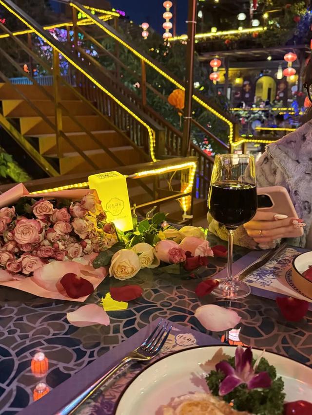 东莞有个宝藏地！下坝坊的24小时，从静谧古村到流光幻境