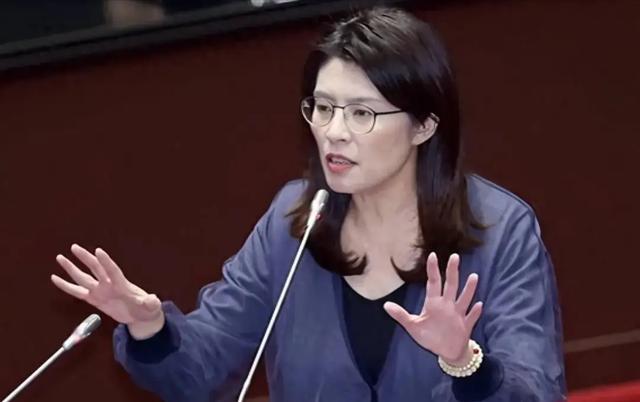 高市早苗彻底误判！1.25万亿军购被砍	，北京这招太狠，赖清德慌了