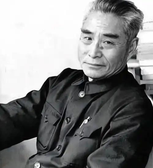 1975黄维特赦后放话：最恨两人！见廖运周时为何红了眼眶？