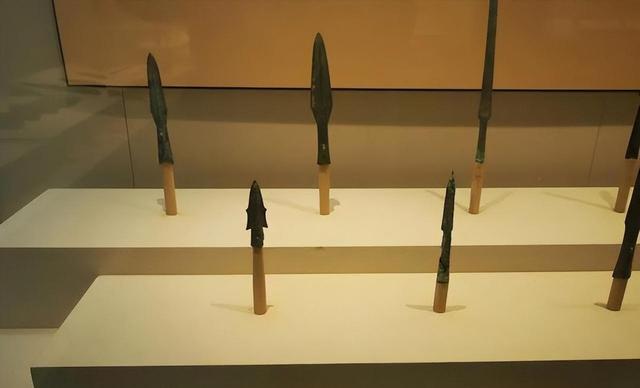 浅析中国古代武器的历史演变，文化意义，以及其影响和传承