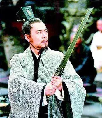 越王勾践：卧薪尝胆的忍辱传奇	，逆境中崛起的霸业之路