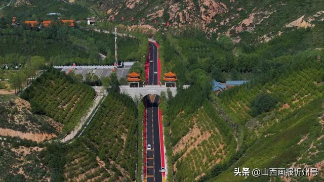 “人间仙境”禹王洞