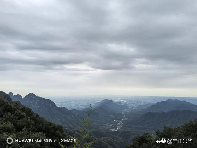 愚公故里伏始向水洪池借凉