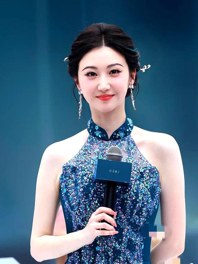 接触的女人多了你就会明白，最有韵味的女人，往往都是微胖身材的