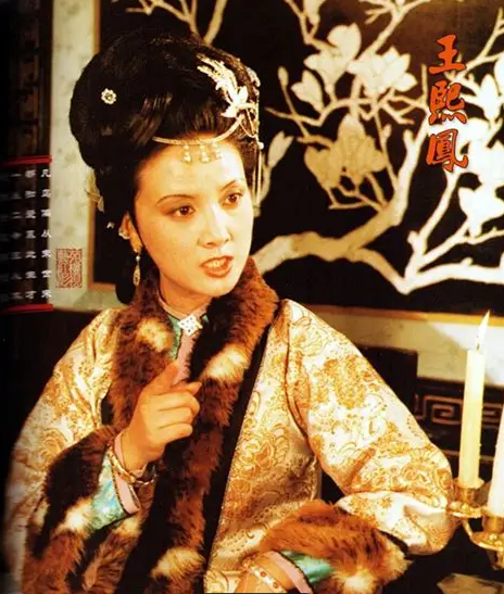 离婚成了68岁邓婕一生的痛，继子张默不争气，养女却越来越像丈夫