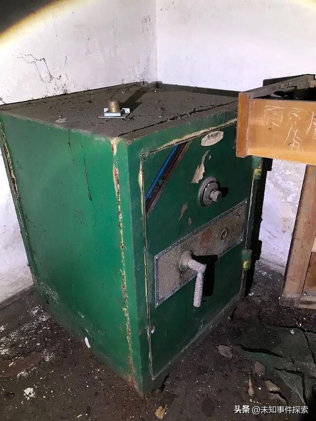 探索上海废弃医院：冰冷走廊回荡诡异声响