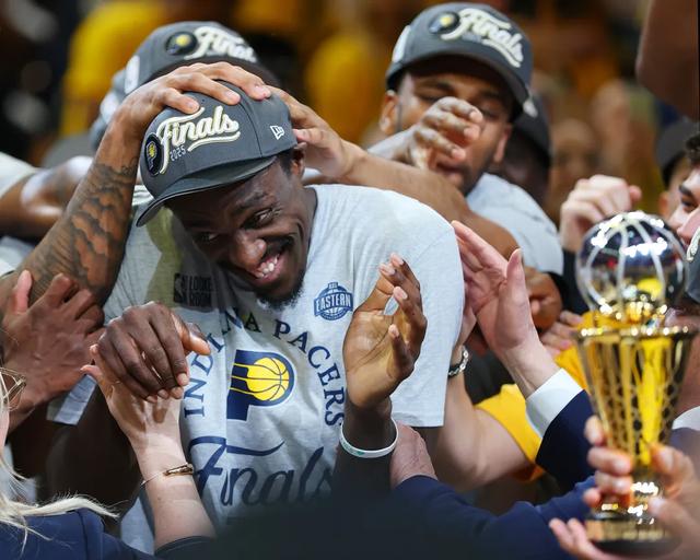 NBA总决赛对阵出炉！新生代的巅峰对决！看东方邀您与徐静雨一起线下观赛！