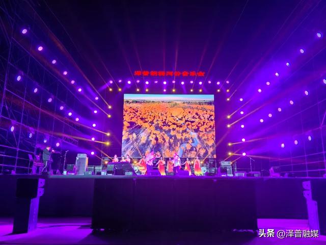 金湖杨间听金曲,泽普开启文旅融合旅游新体验