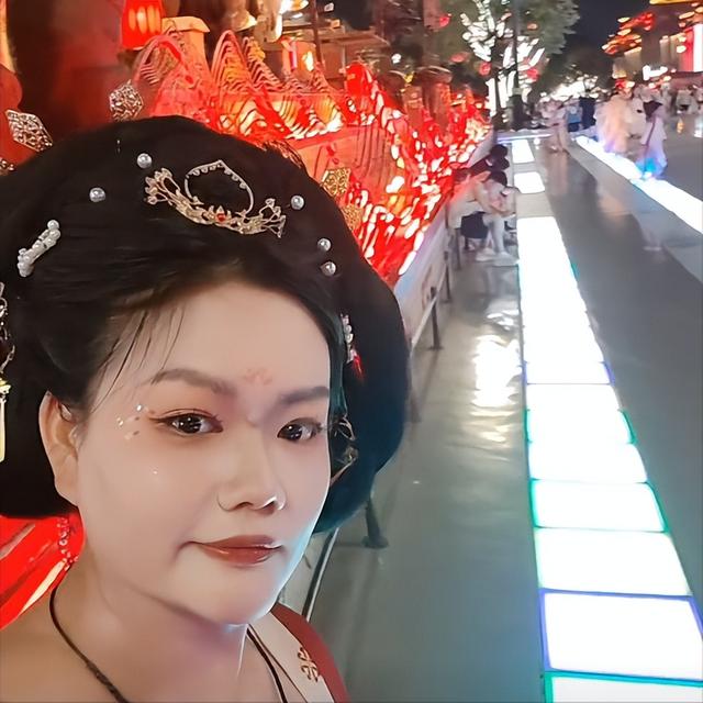 西安文旅沦陷！游客被打成脑震荡，商家嚣张堪比黑社会，警方介入